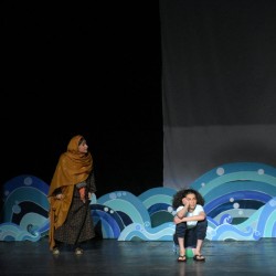 نمایش بچه نهنگ | عکس