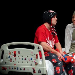 نمایش روی تخت ابری | عکس