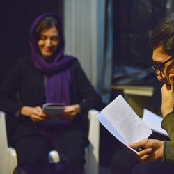 نمایش اجراخوانی نمایشنامه کبوتری ناگهان | عکس