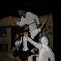 نمایش مجلس قیام آمل | نگاهی به نمایش «مجلس قیام  آمل» منتخب پانزدهمین جشنواره تئاتر دفاع مقدس  | عکس