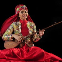 کنسرت گروه نازار، یلدا عباسی (نواحی خراسان) | یلدا عباسی: موسیقى فولکلور صداى نسل‎هاى گذشته‎ است و در قلب مردم جاى دارد | عکس