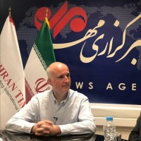 عکاس آلمانی برای عکاسی از قوها و فلامینگوها به شمال ایران می‌رود | عکس